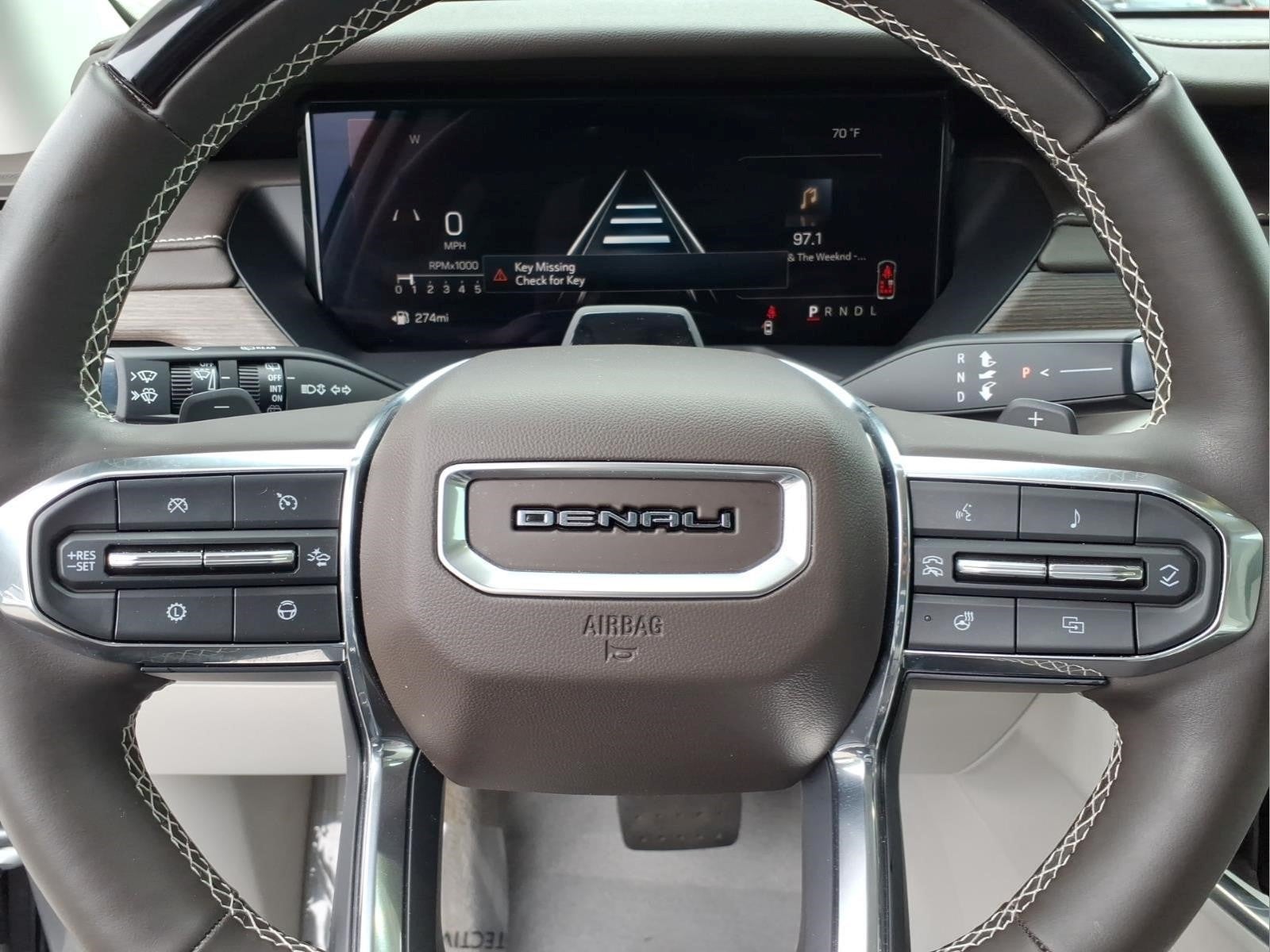 2024 GMC Acadia Denali