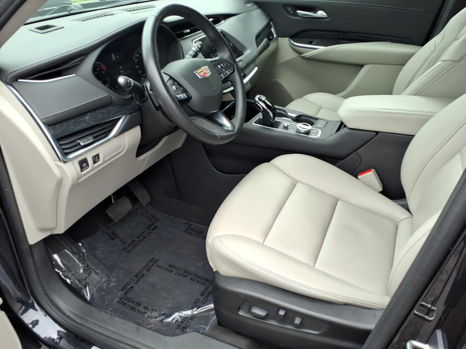 2023 Cadillac XT4 Premium Luxury