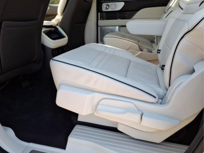 2022 Lincoln Navigator L Black Label