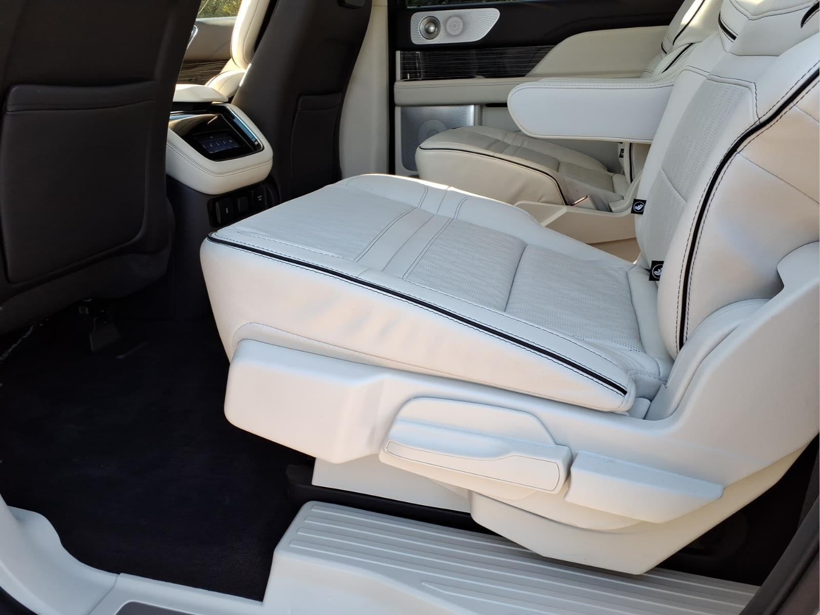 2022 Lincoln Navigator L Black Label