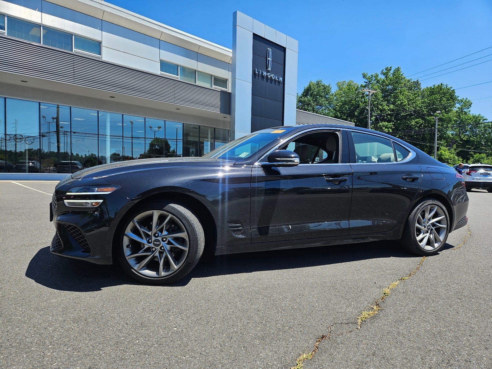 2022 Genesis G70 2.0T Standard AWD's photo