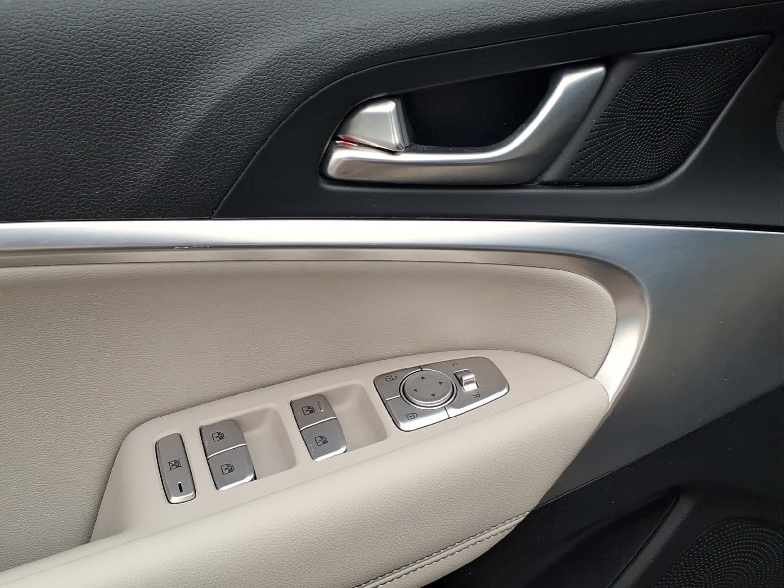 2022 Genesis G70 2.0T
