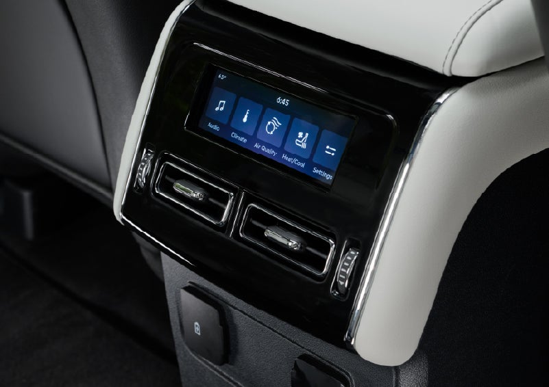 The second row touch screen displays audio and temperature control settings. | Irwin Lincoln in Freehold NJ